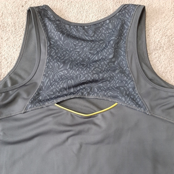 Danskin Athletic Racerback Keyhole Gray Tank Size XL - Picture 7 of 8